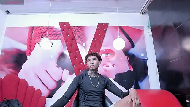 Snapshot of sexy_blacks_ chatting on March 2025 11:23:01 AM sexy blacks online show from March 2025 11:23:01 AM