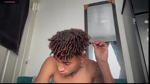 Snapshot of sexy_blacks_ chatting on November 2025 12:04:01 PM sexy blacks online show from November 2025 12:04:01 PM