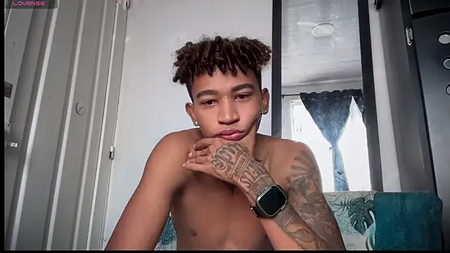 Snapshot of sexy_blacks_ chatting on December 2025 12:14:01 PM sexy blacks online show from December 2025 12:14:01 PM