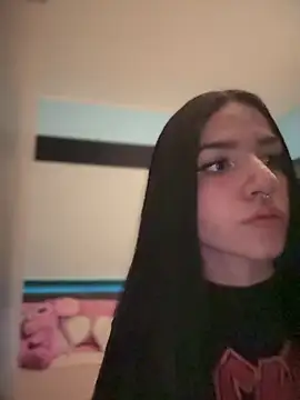 Snapshot of ShannonShanny chatting on March 2025 08:04:01 PM ShannonShanny online show from March 2025 08:04:01 PM