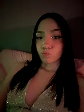 Snapshot of ShannonShanny chatting on October 2025 06:18:01 PM ShannonShanny online show from October 2025 06:18:01 PM