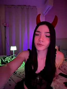 Snapshot of ShannonShanny chatting on October 2025 06:53:01 PM ShannonShanny online show from October 2025 06:53:01 PM