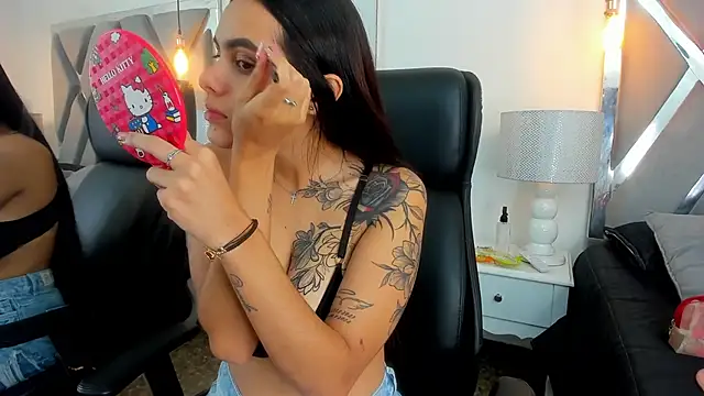 Snapshot of ChloeHarper_ chatting on October 2025 12:56:02 PM ChloeHarper online show from October 2025 12:56:02 PM