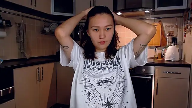 Kelly Yon online show from September 2025 08:45:01 PM