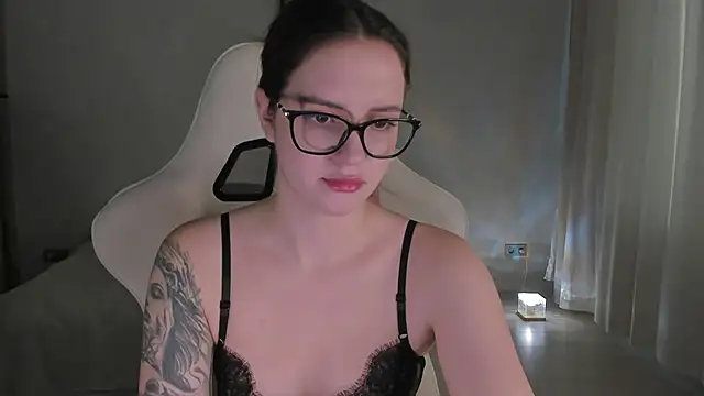 Sonia moon  online show from December 2024 04:47:01 AM