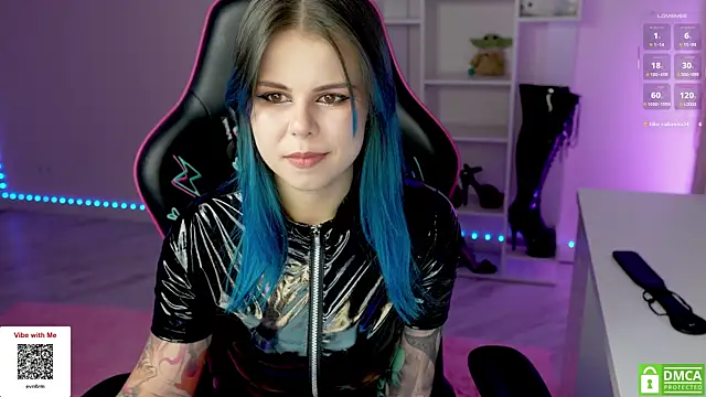 Snapshot of Latex_Kitty chatting on November 2025 02:05:01 PM Latex Kitty online show from November 2025 02:05:01 PM