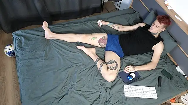 DENIS HERE online show from October 2025 03:35:01 PM