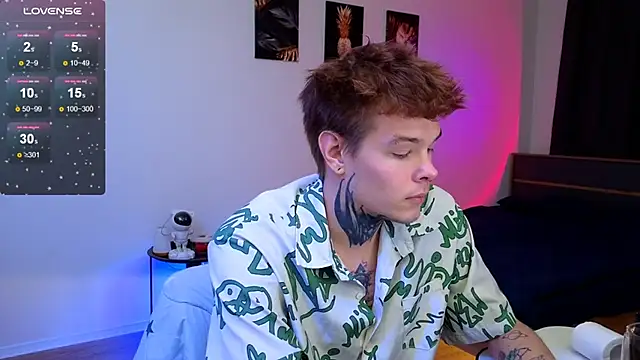 DENIS HERE online show from December 2025 04:03:02 PM