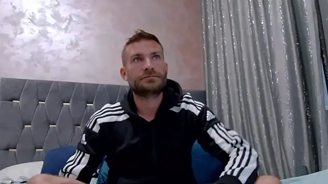 Snapshot of 10in_deluxe chatting on October 2025 08:11:01 AM 10in deluxe online show from October 2025 08:11:01 AM