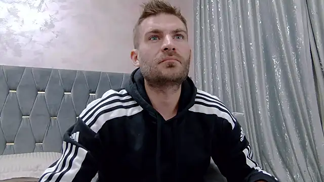 Snapshot of 10in_deluxe chatting on December 2025 07:12:01 AM 10in deluxe online show from December 2025 07:12:01 AM