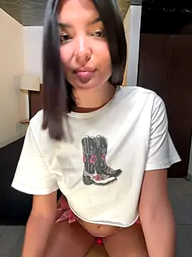 Snapshot of FoxyMx chatting on November 2025 03:10:02 AM FoxyMx online show from November 2025 03:10:02 AM