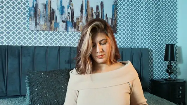 scarlett moore online show from October 2025 03:01:02 PM