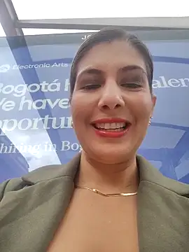 scarlett moore online show from April 2026 03:38:02 PM