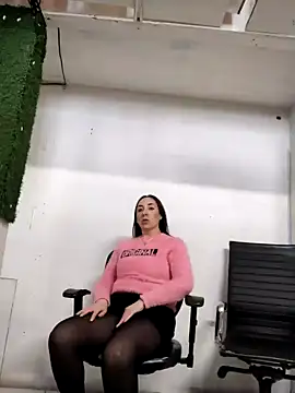 Snapshot of Mia_Novikov chatting on February 2025 11:02:02 PM Mia Novikov online show from February 2025 11:02:02 PM