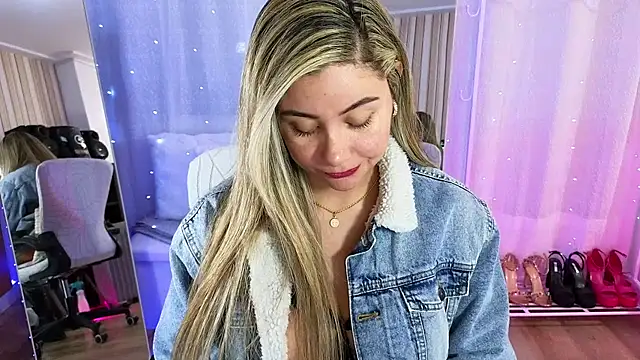 Snapshot of Tawny_cox chatting on November 2025 12:20:01 PM Tawny cox online show from November 2025 12:20:01 PM