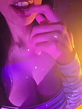 Snapshot of aloneathome chatting on December 2025 06:16:01 PM aloneathome online show from December 2025 06:16:01 PM