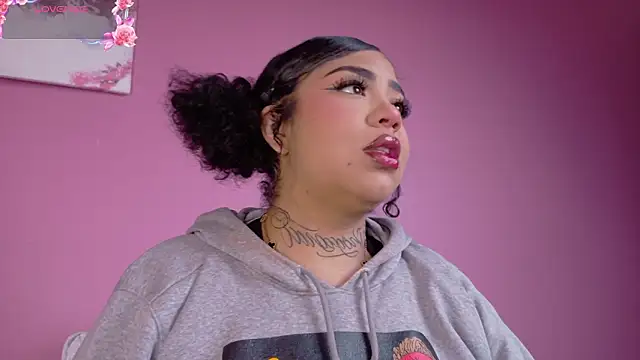 foxxy-lov3 online show from March 2026 01:49:01 PM