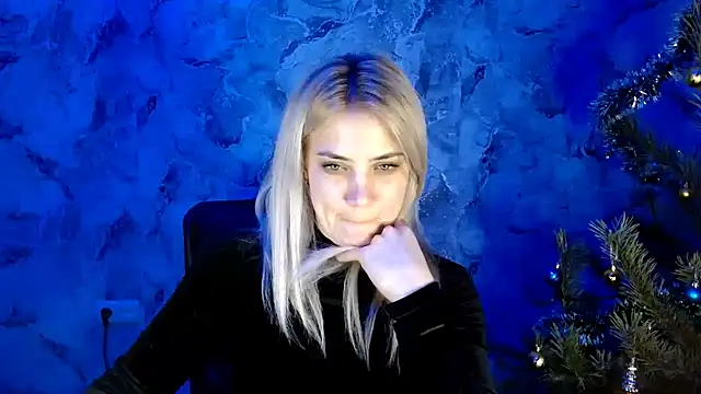 Snapshot of nika_gold1 chatting on January 2025 10:23:01 PM nika gold1 online show from January 2025 10:23:01 PM