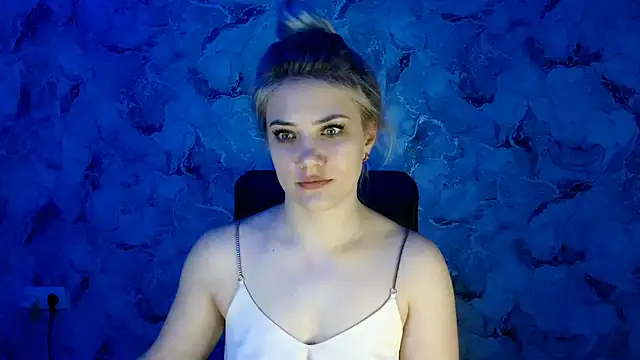 Snapshot of nika_gold1 chatting on February 2025 09:10:01 PM nika gold1 online show from February 2025 09:10:01 PM