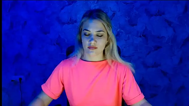 Snapshot of nika_gold1 chatting on October 2025 11:52:01 AM nika gold1 online show from October 2025 11:52:01 AM