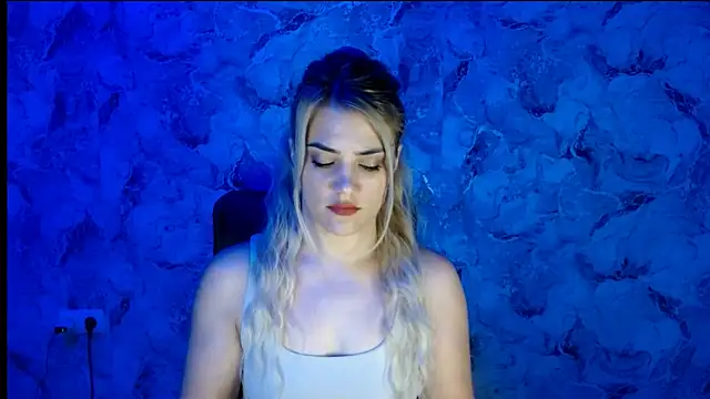 Snapshot of nika_gold1 chatting on November 2025 07:25:01 PM nika gold1 online show from November 2025 07:25:01 PM