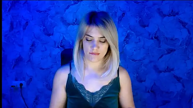 Snapshot of nika_gold1 chatting on November 2025 05:23:01 PM nika gold1 online show from November 2025 05:23:01 PM