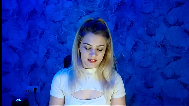 Snapshot of nika_gold1 chatting on December 2025 01:15:01 PM nika gold1 online show from December 2025 01:15:01 PM