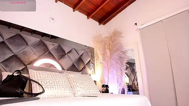 Snapshot of sofhiaa_adaams chatting on October 2025 10:21:02 PM sofhiaa adaams online show from October 2025 10:21:02 PM