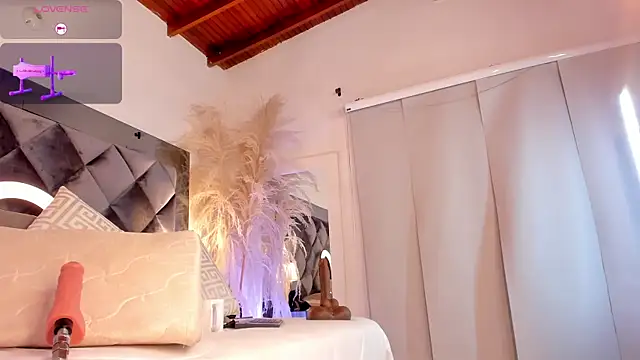 Snapshot of sofhiaa_adaams chatting on October 2025 11:18:02 PM sofhiaa adaams online show from October 2025 11:18:02 PM