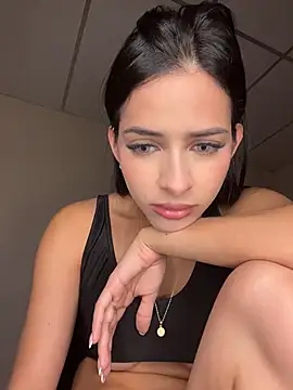 violetta-brown1 online show from April 2026 12:37:01 AM