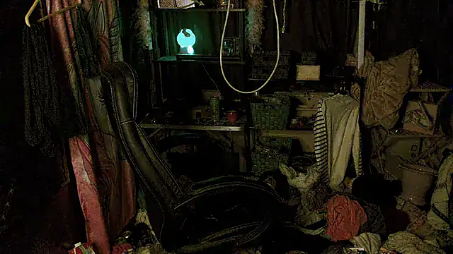 Snapshot of Ombeline1 chatting on November 2025 11:15:02 PM Ombeline1 online show from November 2025 11:15:02 PM