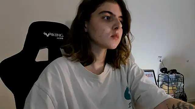 emmamurrr online show from December 2024 07:20:01 PM