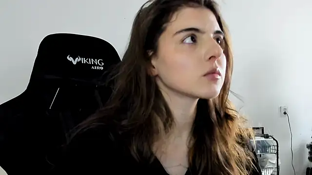 emmamurrr online show from January 2026 12:43:01 PM