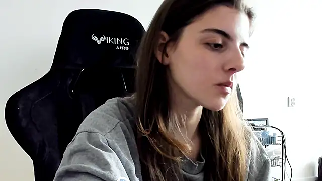 emmamurrr online show from March 2026 10:32:02 AM