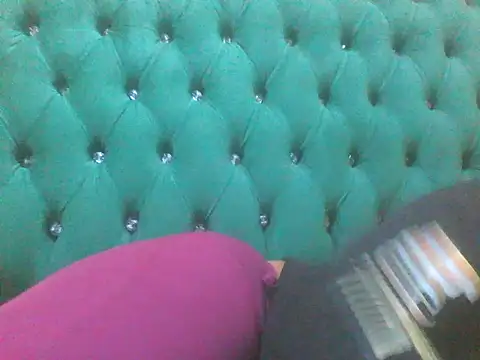 Snapshot of Sexy_Riri chatting on October 2025 09:28:02 PM Sexy Riri online show from October 2025 09:28:02 PM