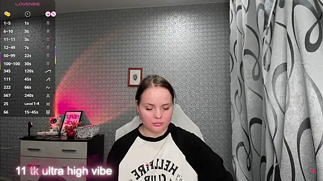 flower sarah  online show from October 2025 09:26:02 PM