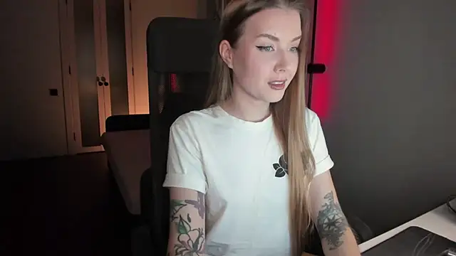 Midnight Mi online show from September 2025 03:15:01 PM