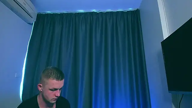 Snapshot of Samuel_Andrew chatting on January 2025 04:16:02 AM Samuel Andrew online show from January 2025 04:16:02 AM