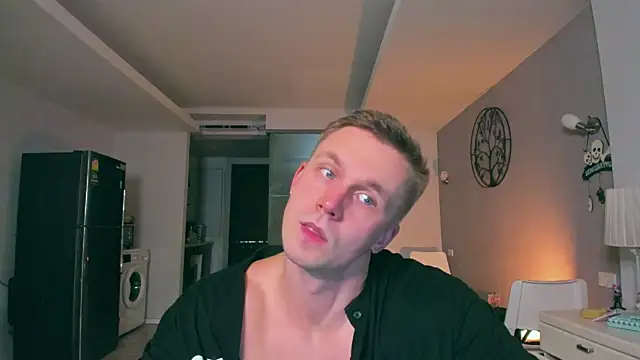 Snapshot of Samuel_Andrew chatting on November 2025 01:59:02 AM Samuel Andrew online show from November 2025 01:59:02 AM