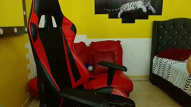 isabeautyx19 online show from October 2025 02:19:01 AM