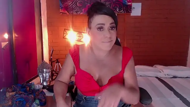 Snapshot of Khatalina_hott chatting on January 2025 02:03:01 AM Khatalina hott online show from January 2025 02:03:01 AM