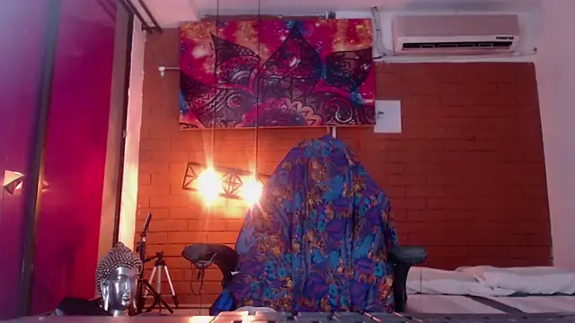 Snapshot of Khatalina_hott chatting on January 2025 05:10:01 AM Khatalina hott online show from January 2025 05:10:01 AM