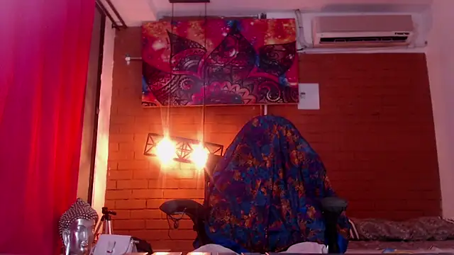 Snapshot of Khatalina_hott chatting on January 2025 01:52:01 AM Khatalina hott online show from January 2025 01:52:01 AM