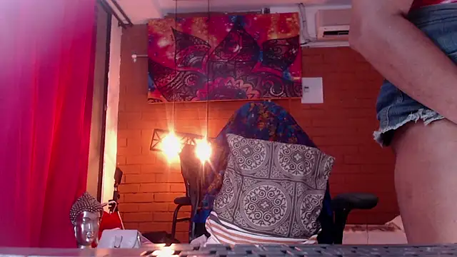 Snapshot of Khatalina_hott chatting on January 2025 05:19:02 AM Khatalina hott online show from January 2025 05:19:02 AM