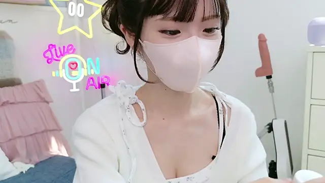 Snapshot of -minami- chatting on March 2025 03:43:01 AM -minami- online show from March 2025 03:43:01 AM