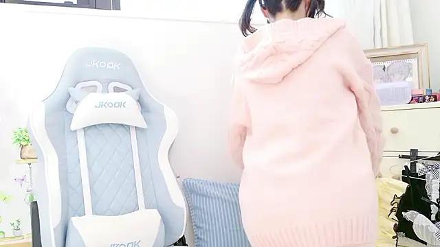 Snapshot of -minami- chatting on November 2025 03:05:01 AM -minami- online show from November 2025 03:05:01 AM