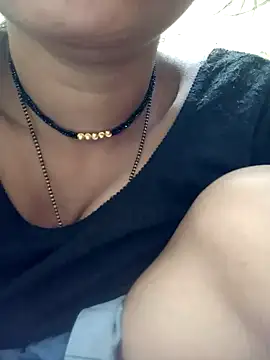 Snapshot of Hi_Radhika chatting on January 2025 01:35:01 AM Hi Radhika online show from January 2025 01:35:01 AM