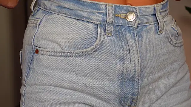 Snapshot of NinaCrystal1 chatting on November 2025 09:08:02 AM NinaCrystal1 online show from November 2025 09:08:02 AM