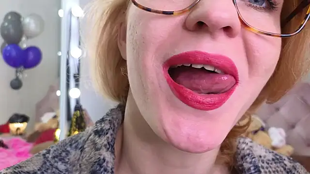 Snapshot of SquirtyAlisa chatting on October 2025 08:33:02 PM SquirtyAlisa online show from October 2025 08:33:02 PM