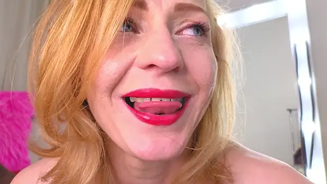 Snapshot of SquirtyAlisa chatting on November 2025 09:17:01 PM SquirtyAlisa online show from November 2025 09:17:01 PM